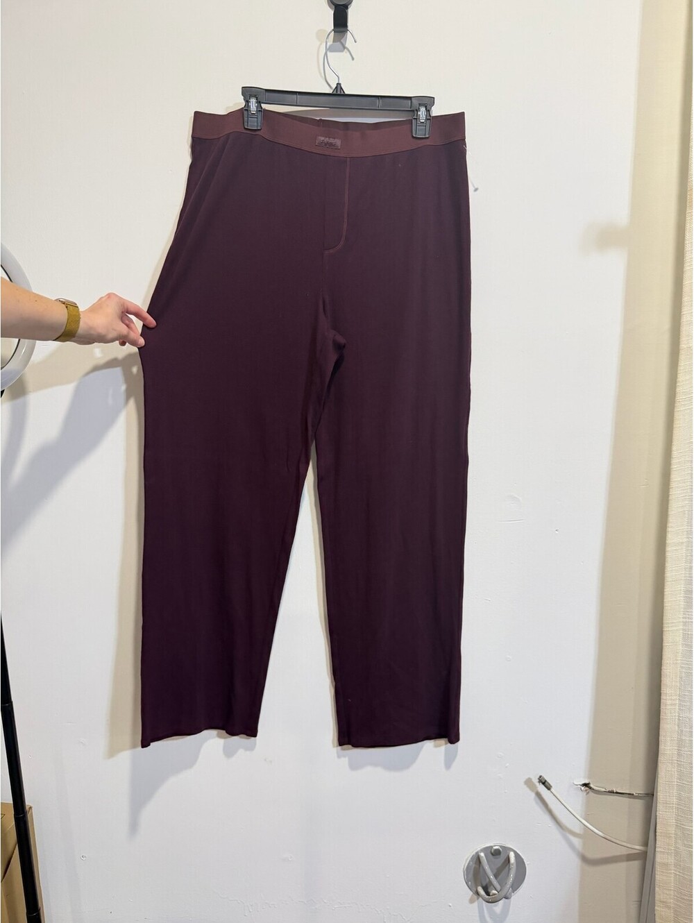 Skims Pants Burgundy Size L